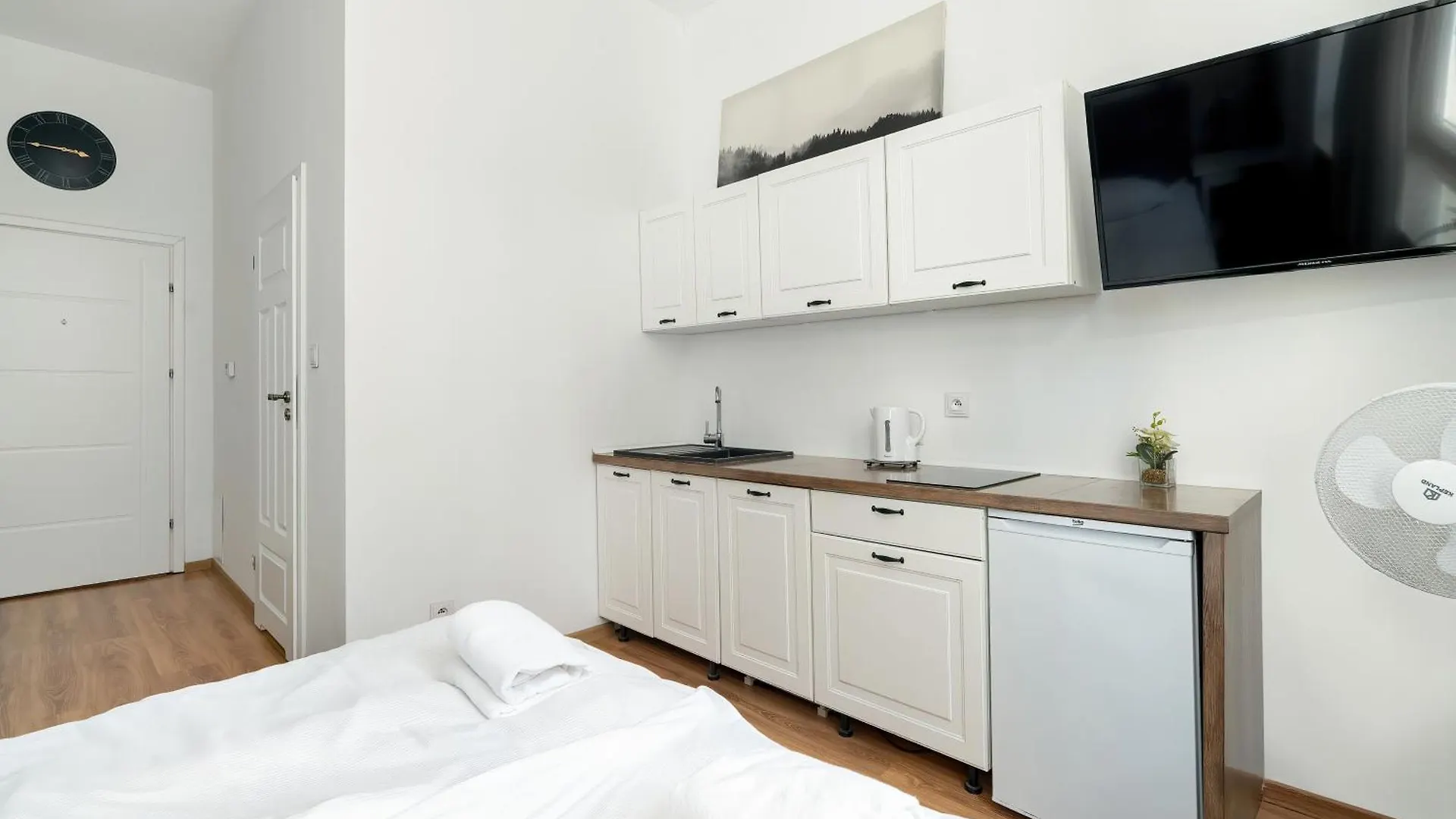Apartment Cosy Studios Very Berry In Poznan Close To The Park By Noclegi Renters