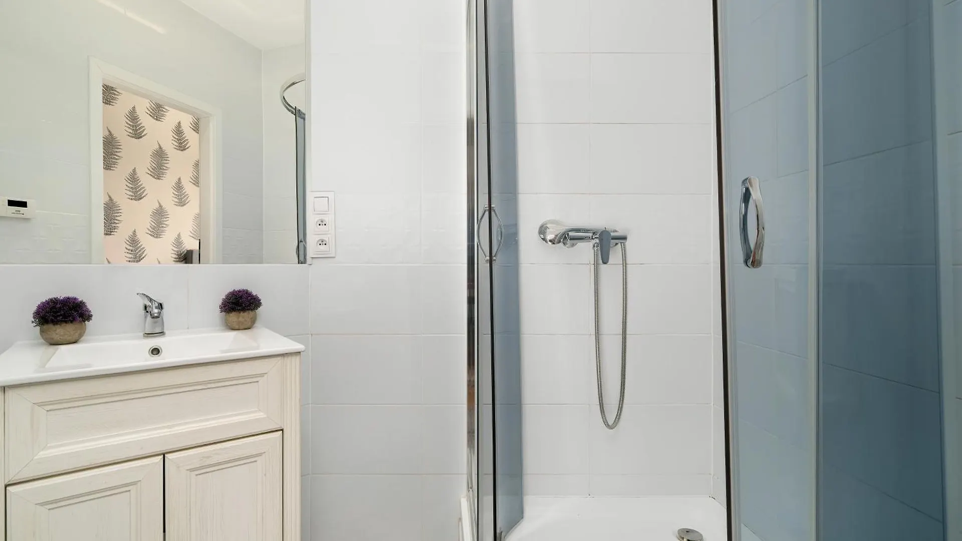 Apartment Cosy Studios Very Berry In Poznan Close To The Park By Noclegi Renters